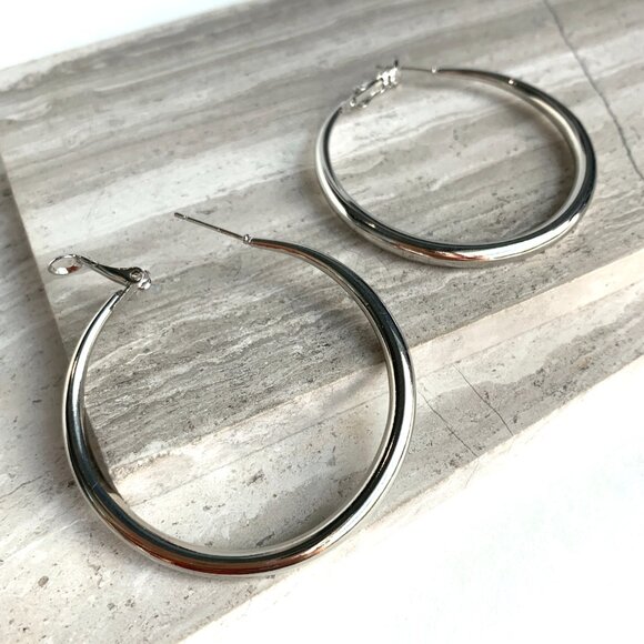 New ~ Anthropologie Gradual Hoop Earrings - Picture 13 of 13